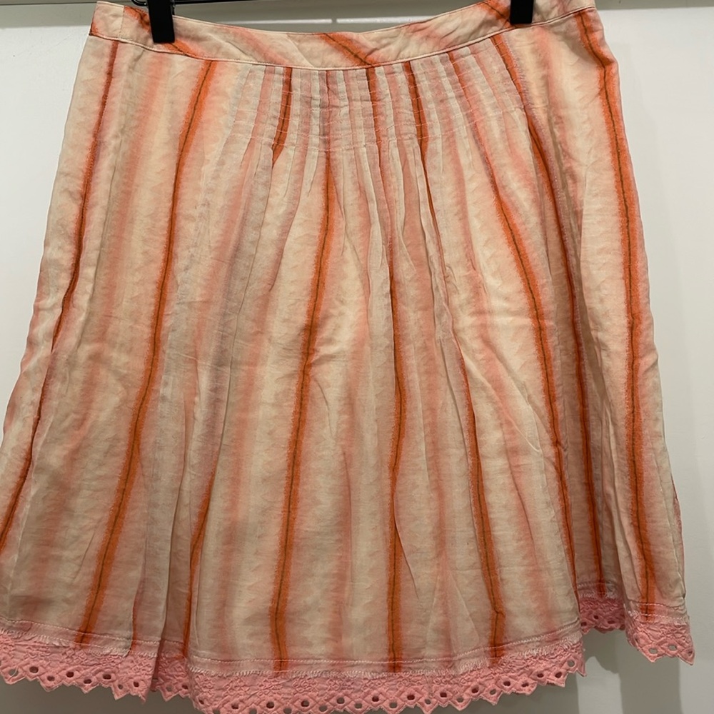 Free People skirt. Size 8. 100% cotton shades of orange.